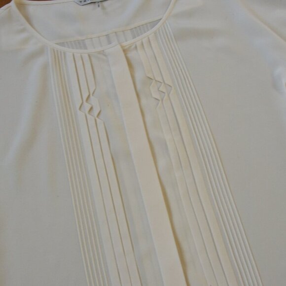 Trina Turk 100% Silk Top Blouse Pleated Women Size P - Picture 3 of 11
